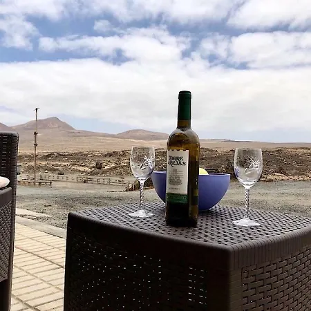 Apartment Oleada With Sea Views And Wifi On The Seafront In Caleta de Caballo