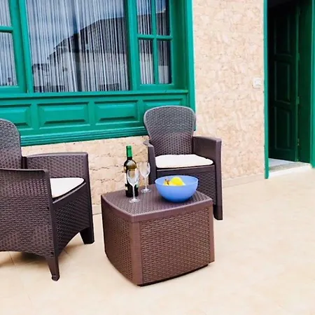 Apartment Oleada With Sea Views And Wifi On The Seafront In