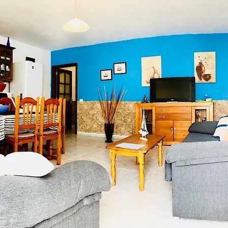 Oleada With Sea Views And Wifi On The Seafront In *