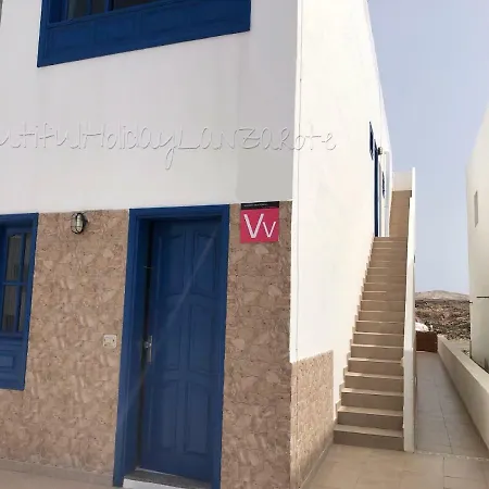 Apartment Oleada With Sea Views And Wifi On The Seafront In Caleta de Caballo